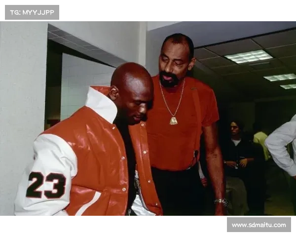 张伯伦司职位置揭秘纵观其辉煌职业生涯发展历程